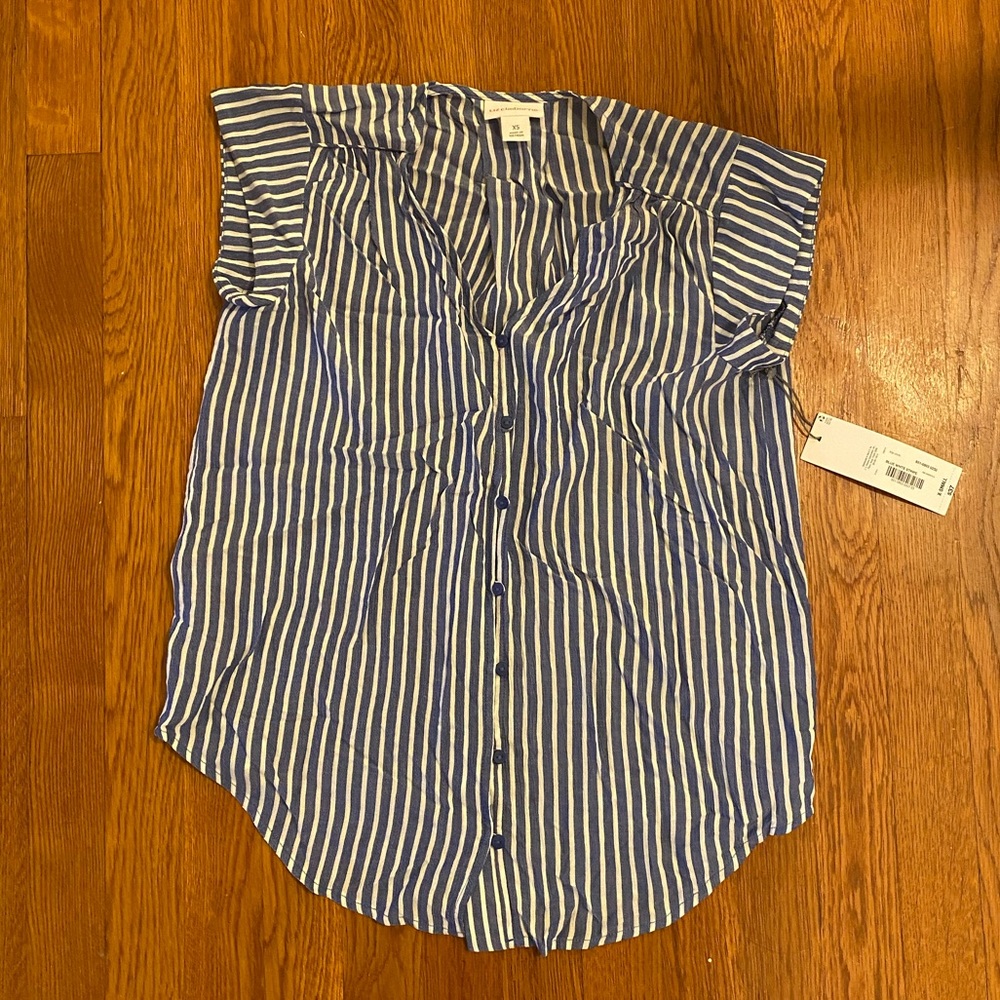 NWT Liz Claiborne Button Down Blue and White Pinstripe Blouse